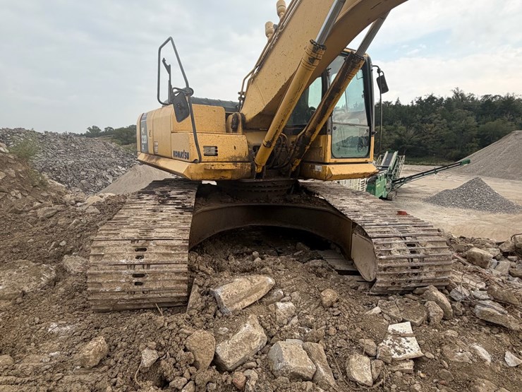 2006-komatsu-pc220-lc-8-image-29