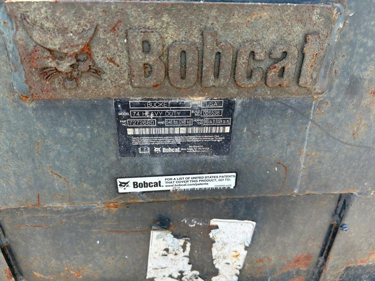 bobcat-74"-heavy-duty-skid-steer-tooth-bucket-image-5