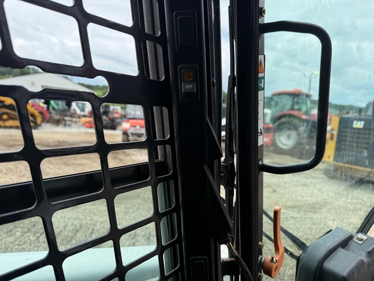 2018-bobcat-s570-image-24