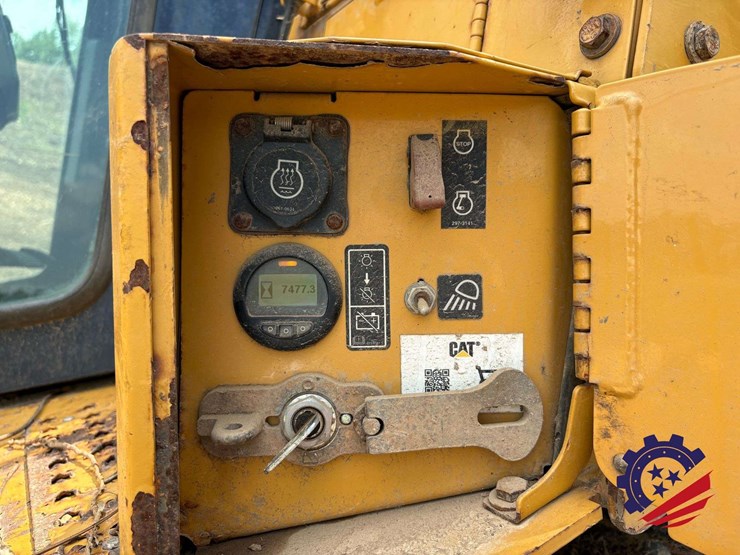 2015-caterpillar-d6t-lgp-image-108