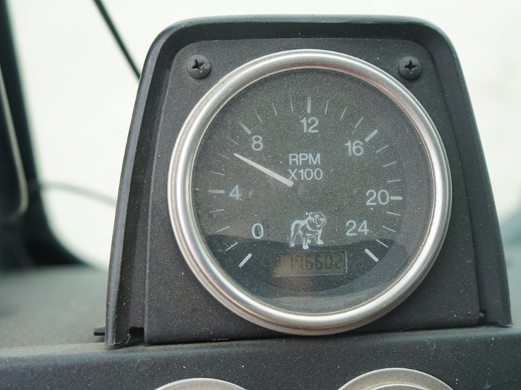 2005-mack-mr688s-image-12