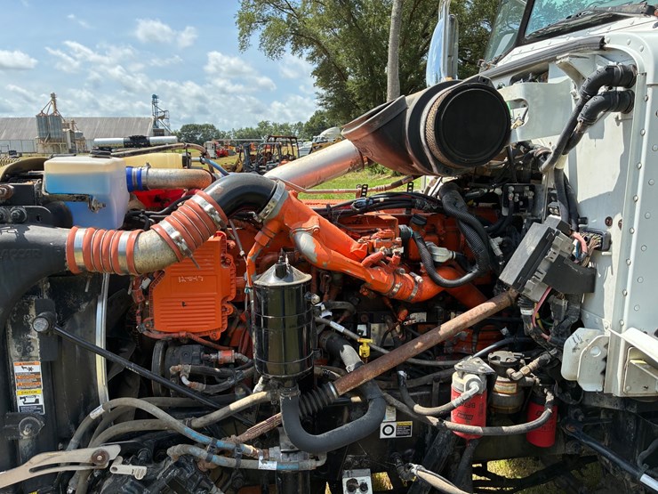 2014-peterbilt-386-image-14