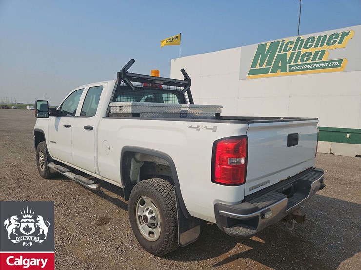 2015-gmc-sierra-2500hd-image-3