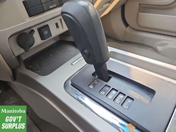 2011-ford-escape-image-31
