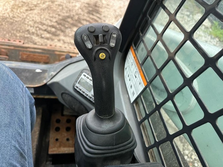 2020-bobcat-s590-image-19