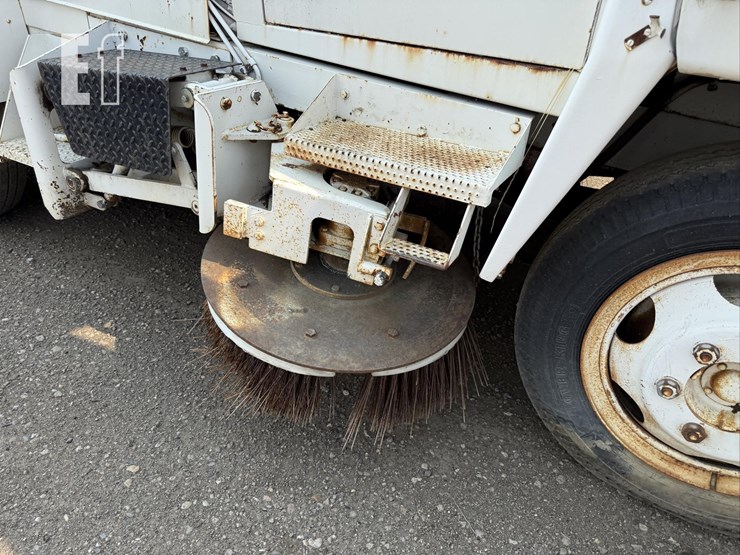 mobil-athey-street-sweeper-8401-image-5