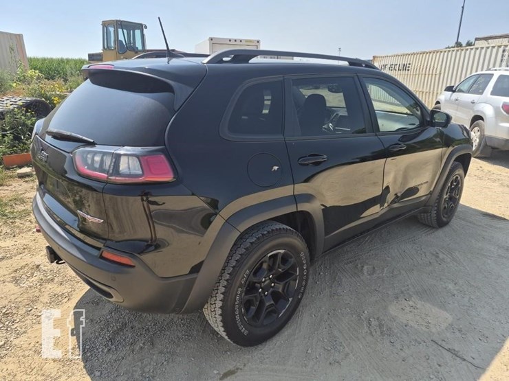 2018-jeep-cherokee-image-3