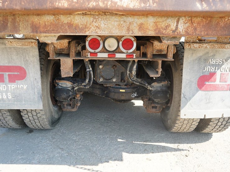 2014-mack-granite-gu713-image-37