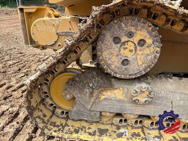 2015-caterpillar-d6t-lgp-image-51