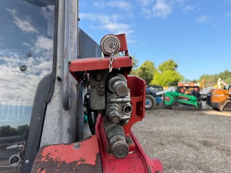 takeuchi-tl12r2-image-11