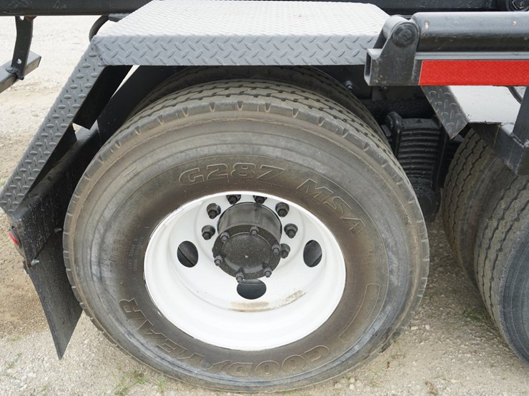 2005-mack-mr688s-image-33