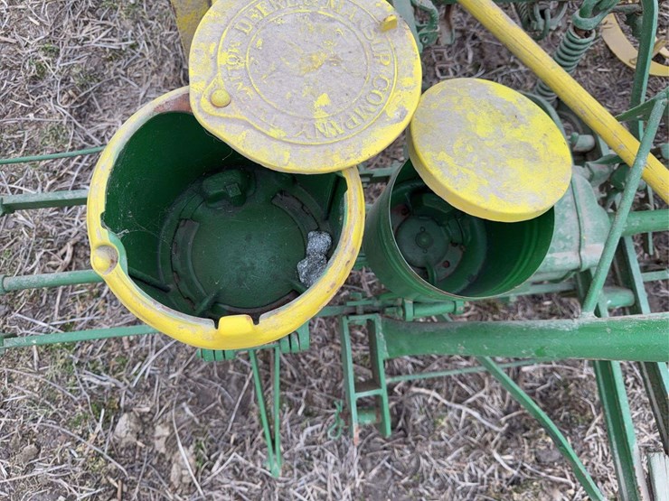 john-deere-two-row-planter-image-15
