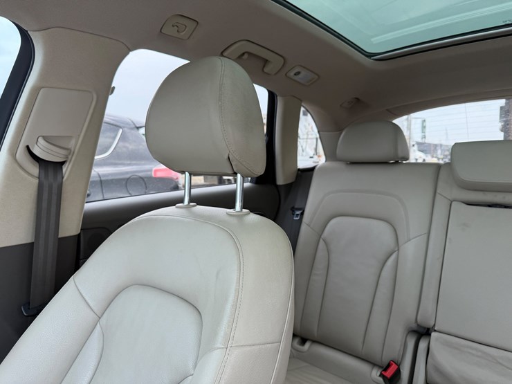 2012-audi-q5-image-35