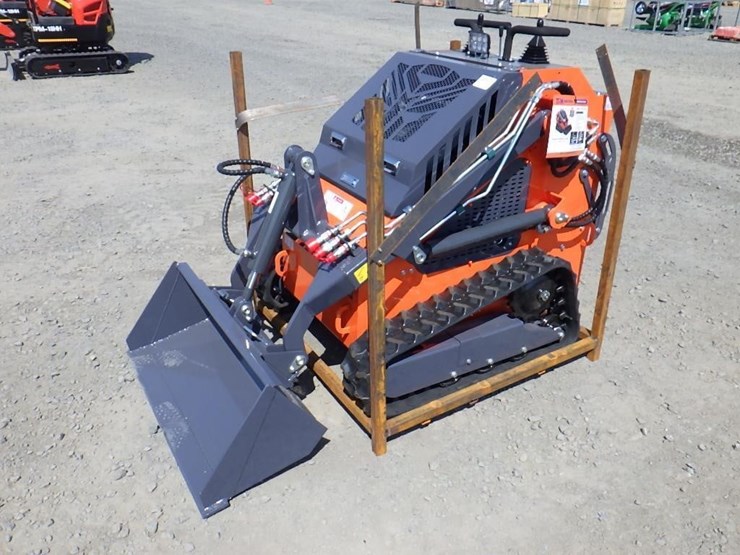 2026-tpm-t460-skid-steer-tracked-loader-image-1