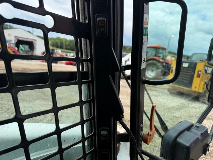 2020-bobcat-s590-image-23