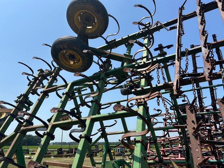 john-deere-34-image-30