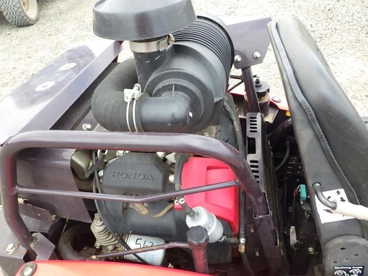 canycom-cmx2402-ride-on-mower-image-11