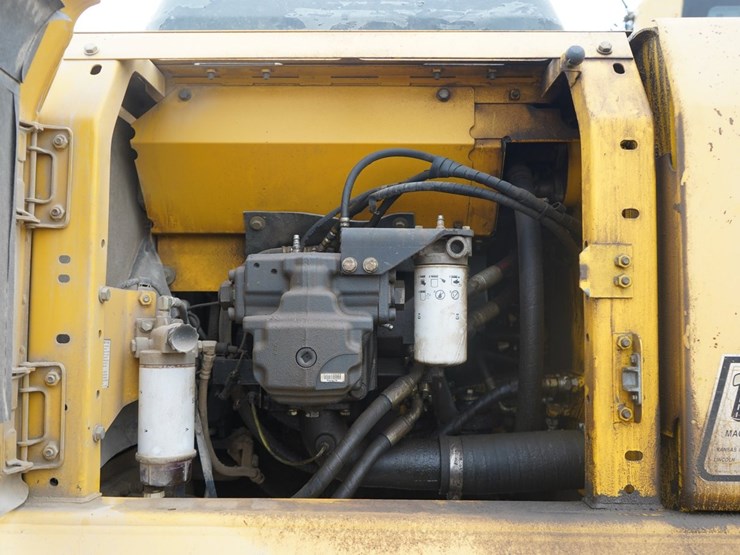 2006-komatsu-pc220-lc-8-image-35