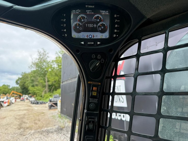 2020-bobcat-s590-image-21