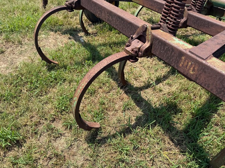 john-deere-100-image-12