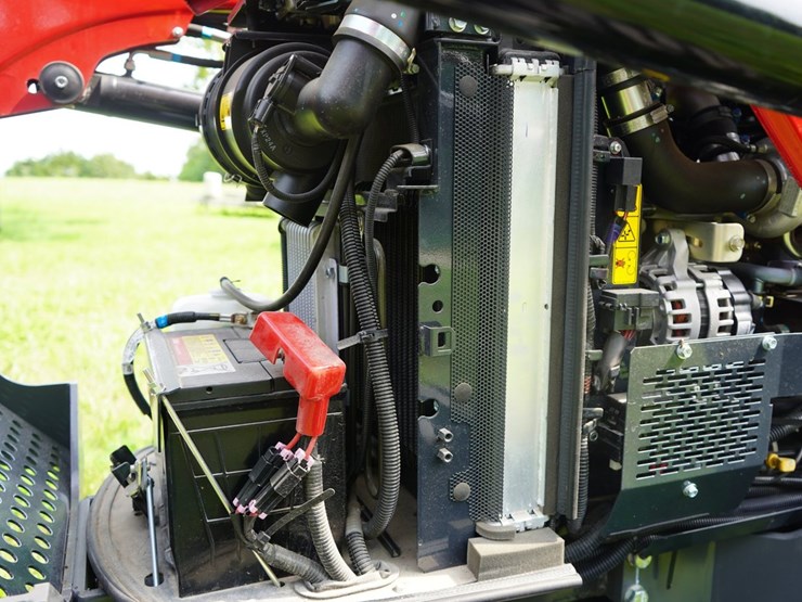 2024-massey-ferguson-1835m-image-37