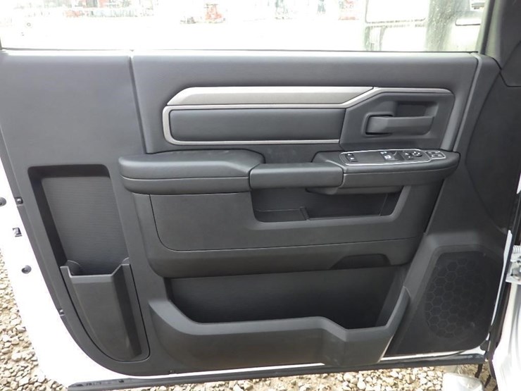 2024-dodge-ram-2500-image-37