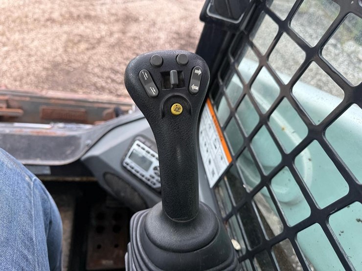 2020-bobcat-s570-image-19