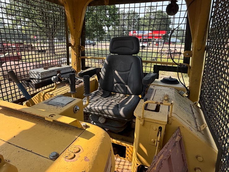 1985-caterpillar-d4e-image-56