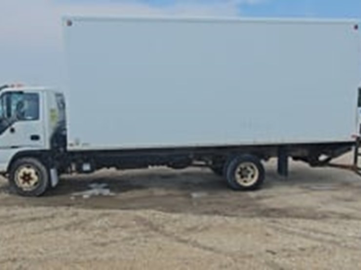 2007-gmc-w5500-image-5