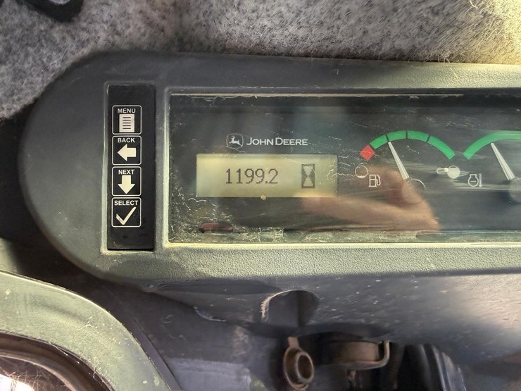 deere-323e-image-20