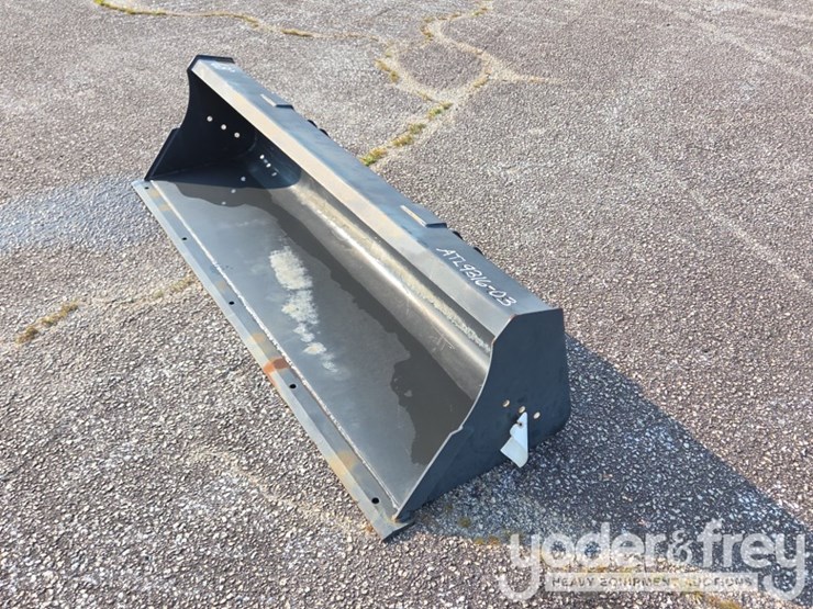 unused-68"-smooth-edge-bucket-c/w-pins-to-suit-tractor-image-1