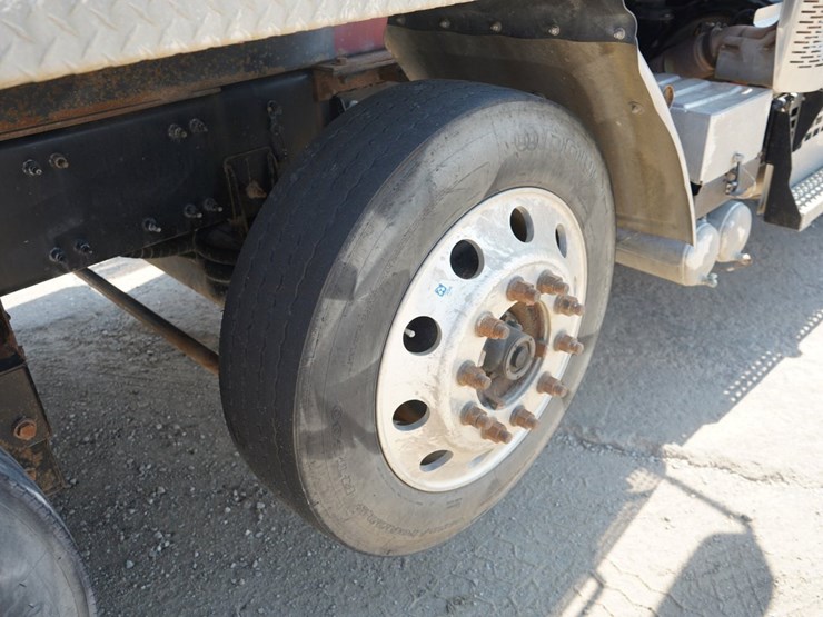 2018-mack-granite-gu713-image-35