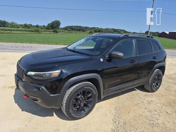 2018-jeep-cherokee-image-1