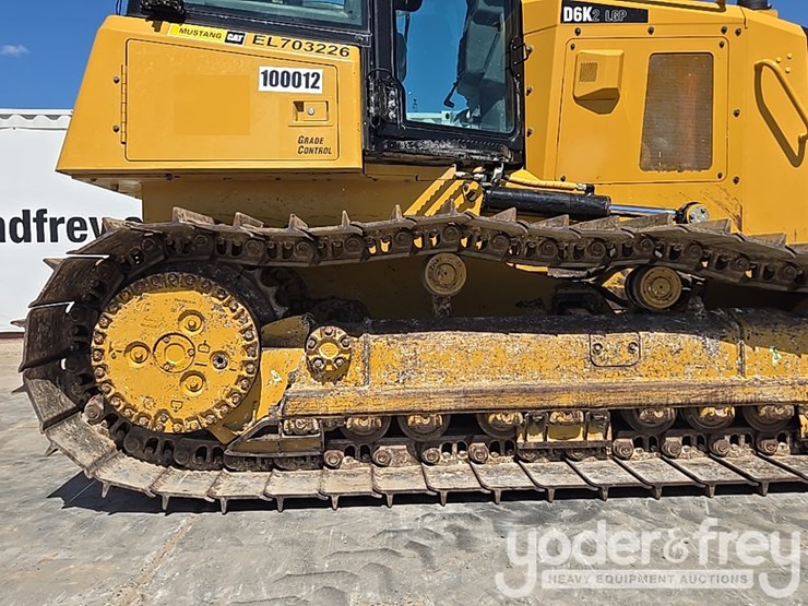 2020-caterpillar-d6k2-lgp-image-16