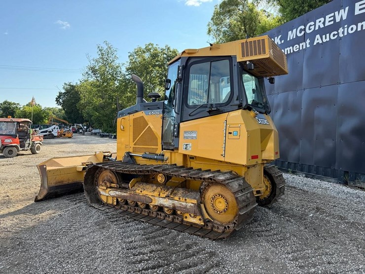 2016-deere-650k-lgp-image-2