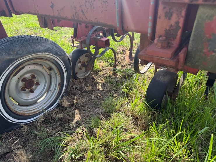 case-ih-183-image-37