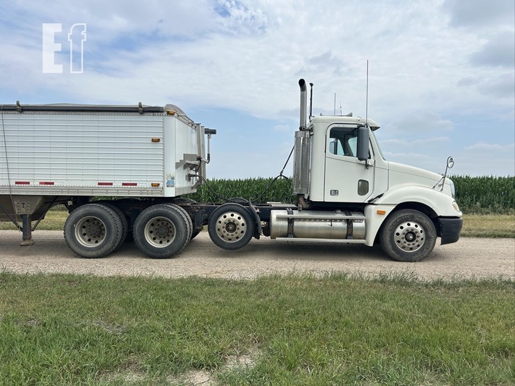 2005-freightliner-columbia-120-image-4