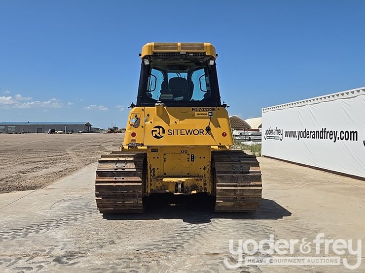2020-caterpillar-d6k2-lgp-image-4
