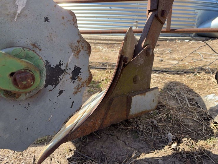 john-deere-no.-55-a-b-h-pull-type-three-bottom-plow-image-21