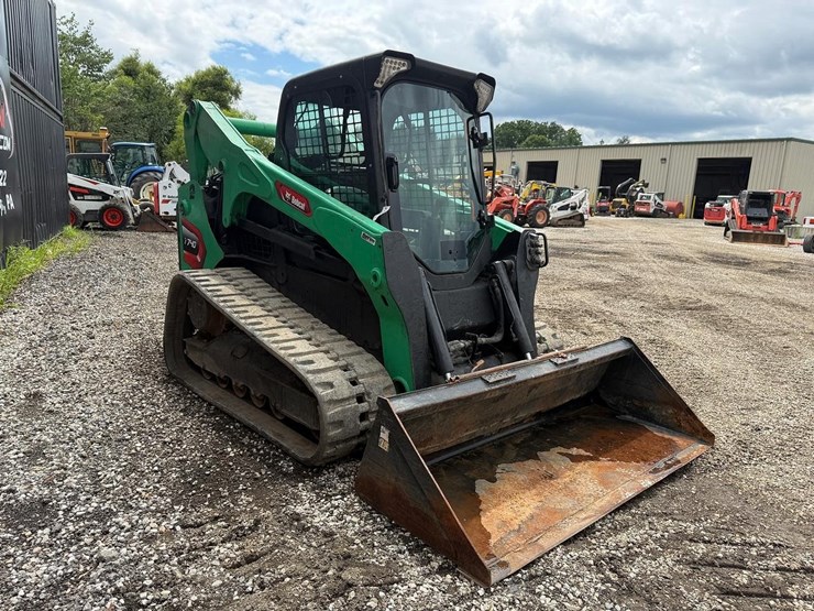 2017-bobcat-t740-image-6
