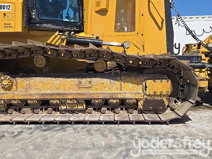 2020-caterpillar-d6k2-lgp-image-15
