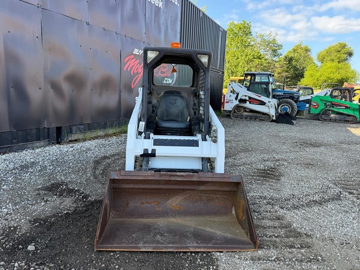 2014-bobcat-t110-image-7