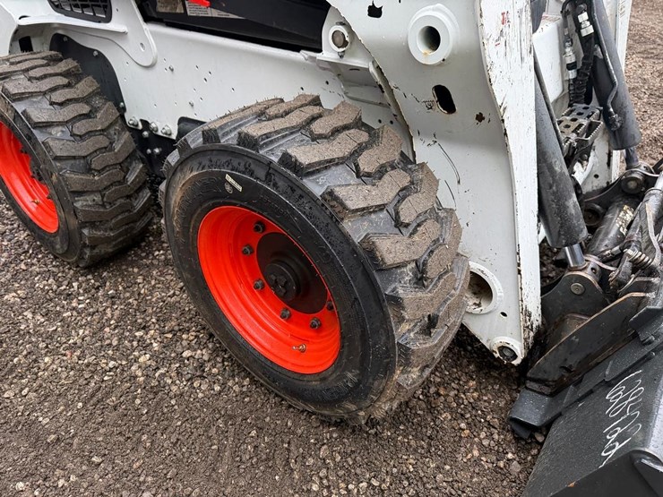 2022-bobcat-s770-image-12