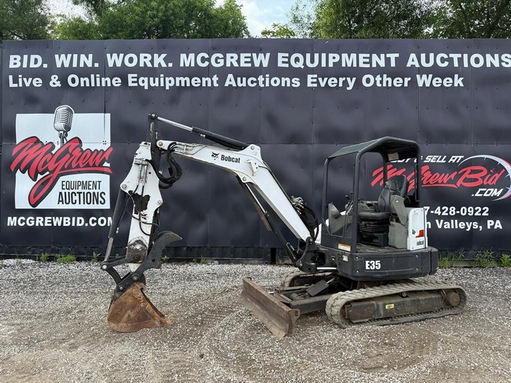 2014-bobcat-e35-image-1