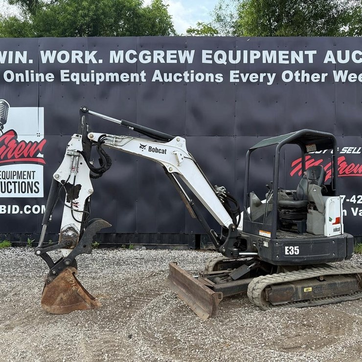 2014 BOBCAT E35