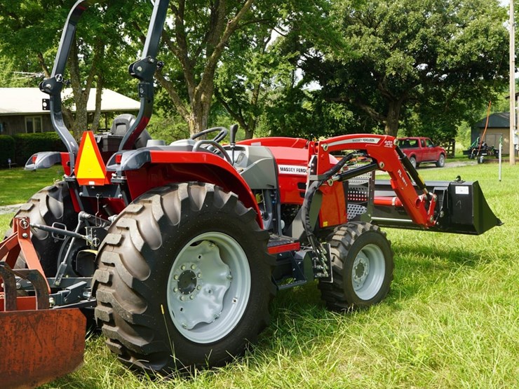 2024-massey-ferguson-1835m-image-4