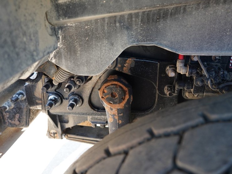 2014-mack-granite-gu713-image-25