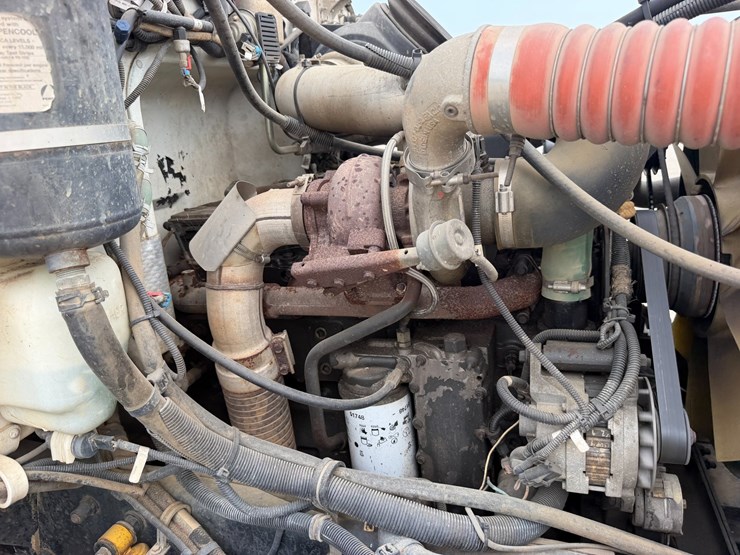 2007-peterbilt-335-image-81