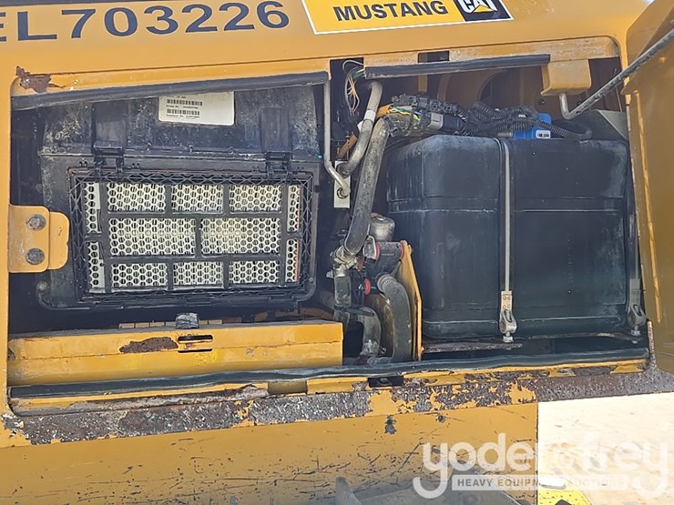 2020-caterpillar-d6k2-lgp-image-28