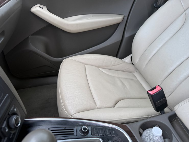 2012-audi-q5-image-37